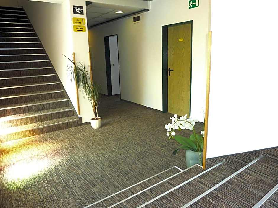 Lipa, Hotel & Bistro