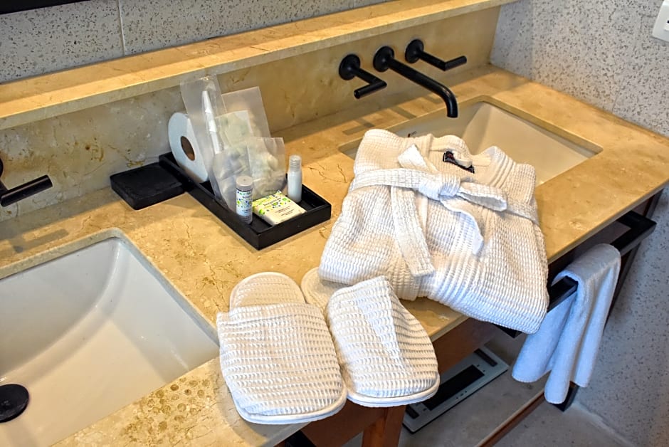 Foto 1 di 4 di Superior 2 Double Beds Suite