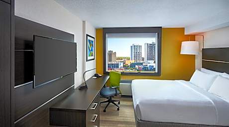 Standard King Room with City View
