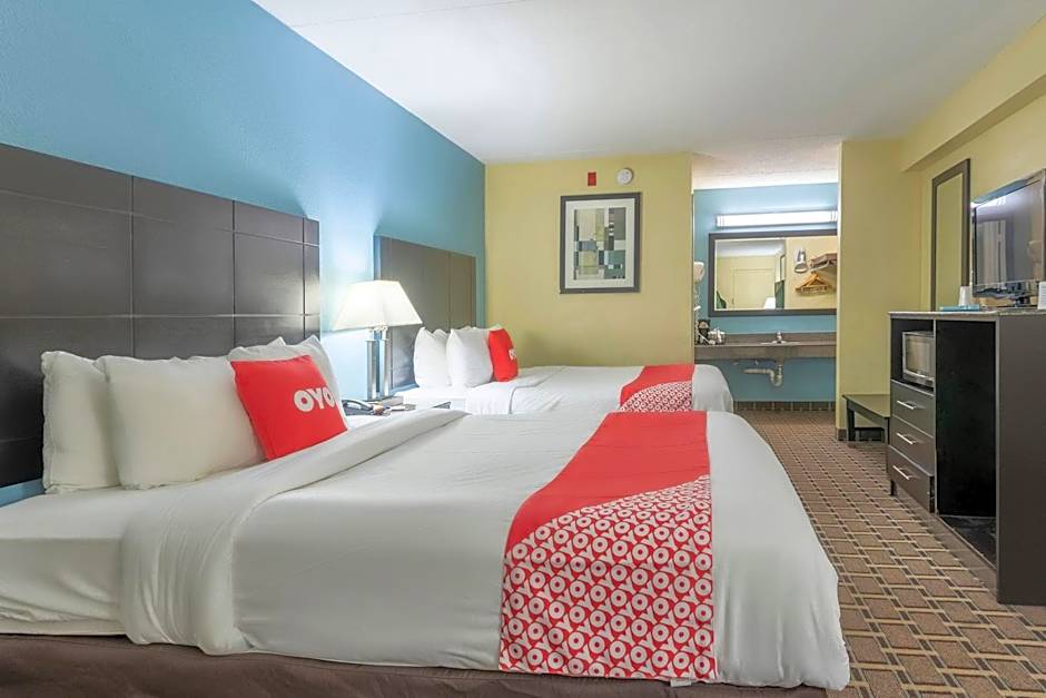 OYO Hotel Knoxville TN Cedar Bluff I-40