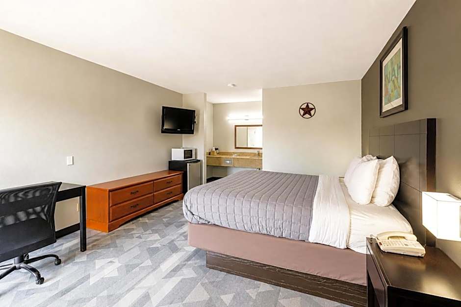 Freer Executive inn and Studios