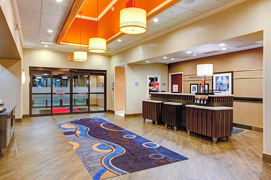 Hampton Inn and Suites Columbus, MS