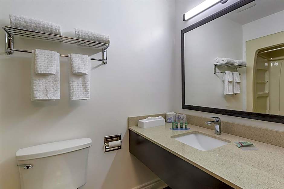 SureStay Hotel by Best Western Kemptville