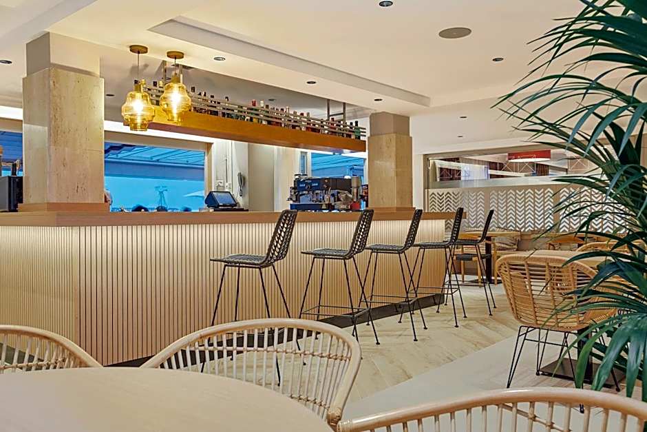 Universal Aparthotel Don Camilo