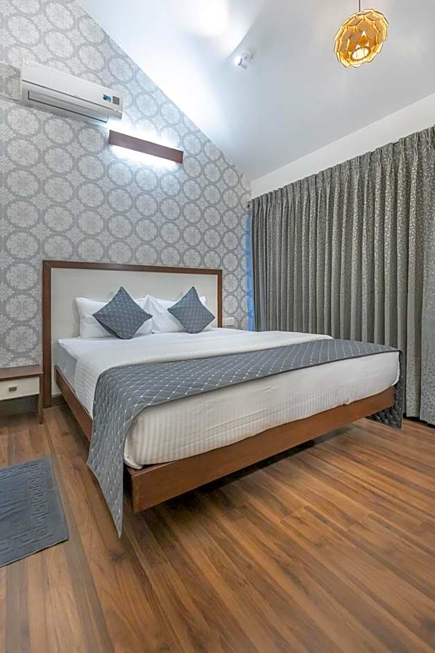 Photo 1 of 16 of Studio 1 Queen Bed