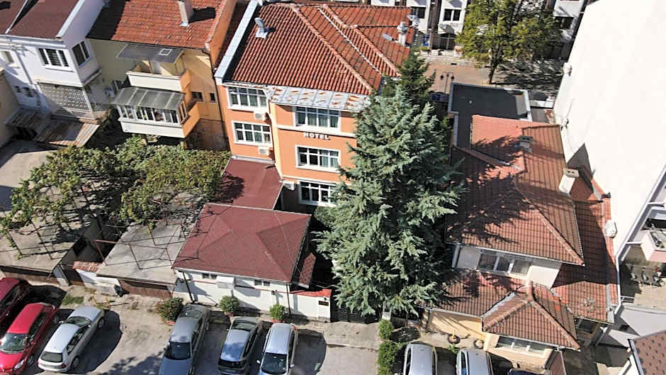 Primavera 2 Hotel