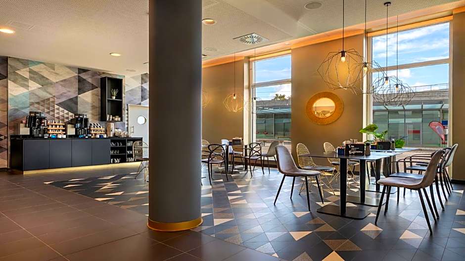 Holiday Inn - the niu, Ridge Halle Central Station By IHG