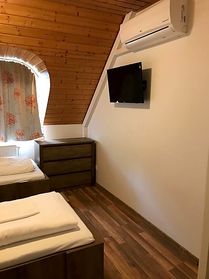 Photo 1 of 9 of Deluxe 1 Extra Bed