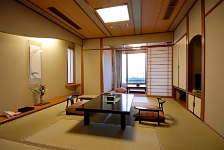 Superior Japanese-Style Room with City View  - Non-Smoking