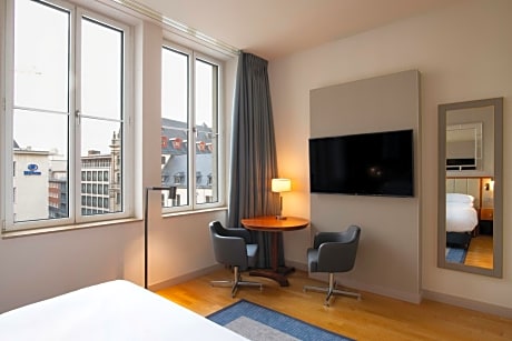King Guest Room