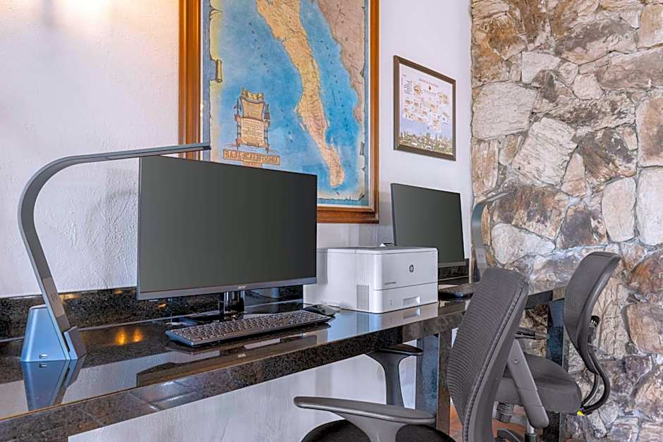 Best Western Plus Hacienda Suites-Old Town