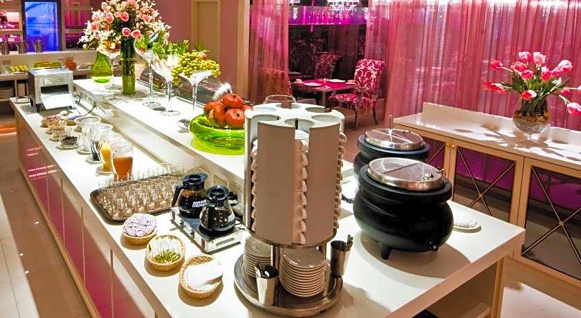 Yes Motel City Resort Paradise