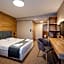 Avenue Hotel