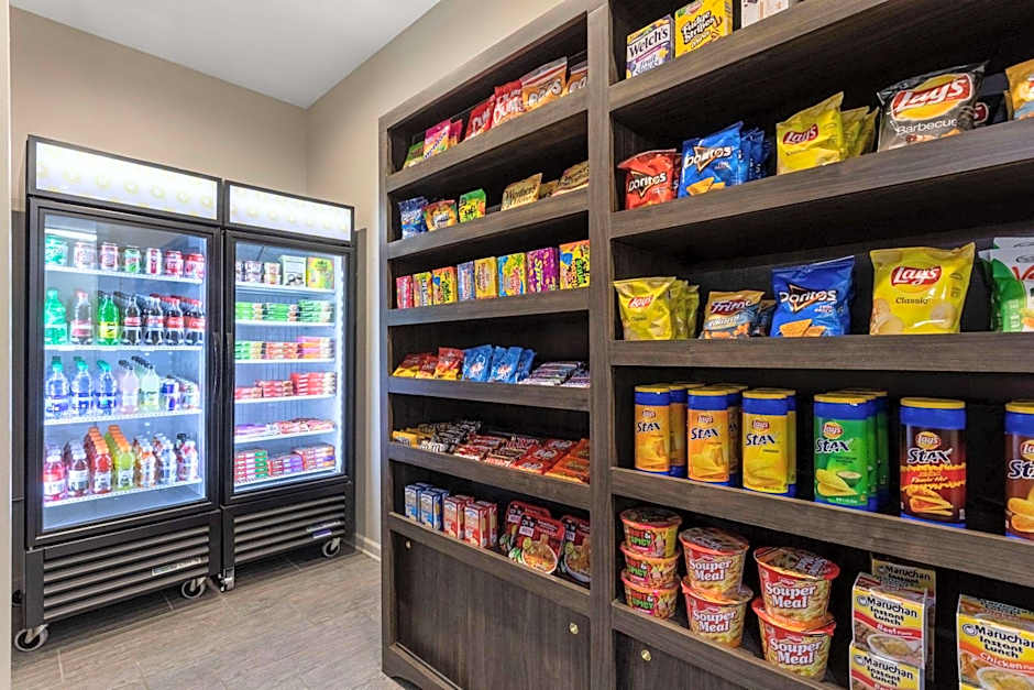 La Quinta Inn & Suites by Wyndham Huntsville Airport Madison