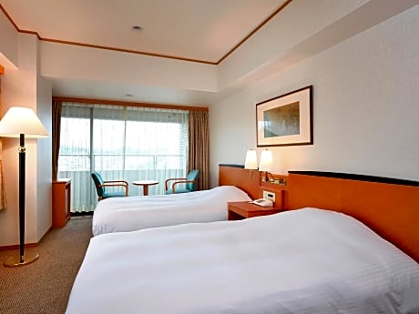 Compact Twin Smoking