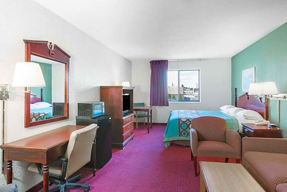Foto 1 dari 9 — 1 King Bed Suite