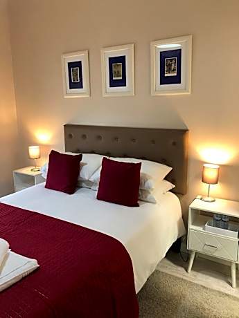 Standard Double Room with Courtyard View