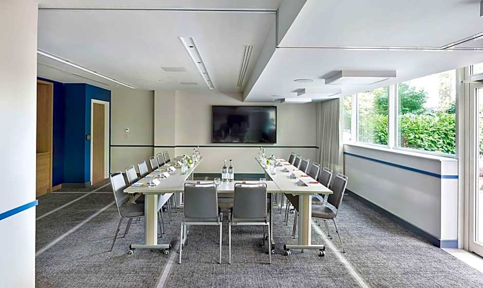 Hyatt Place London Heathrow Airport