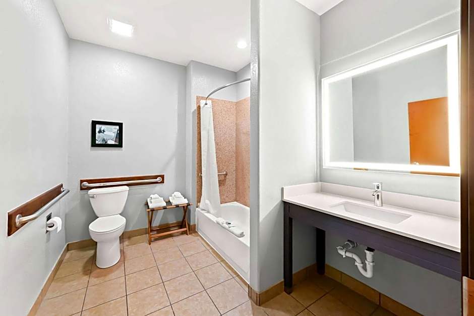 AmericInn by Wyndham New Braunfels