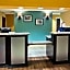 La Quinta Inn & Suites by Wyndham Hot Springs