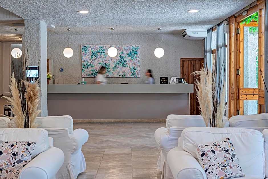 The Grove Seaside Hotel