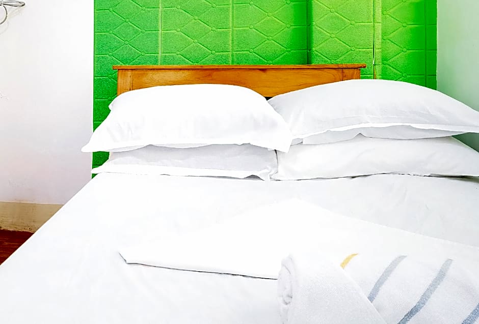 RedDoorz @ D128 Lodge Cagayan Valley