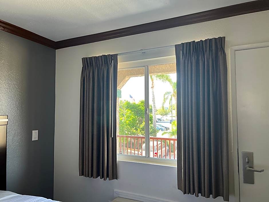 Starlight Inn Huntington Beach – Huntington Beach, CA