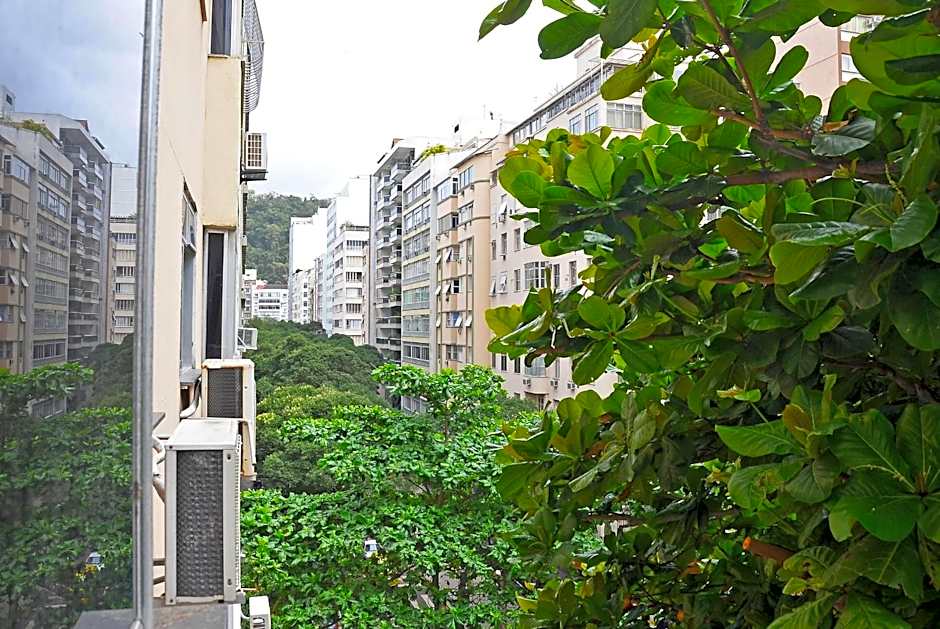 Comfortable 3 Bedrooms: Side Sea View