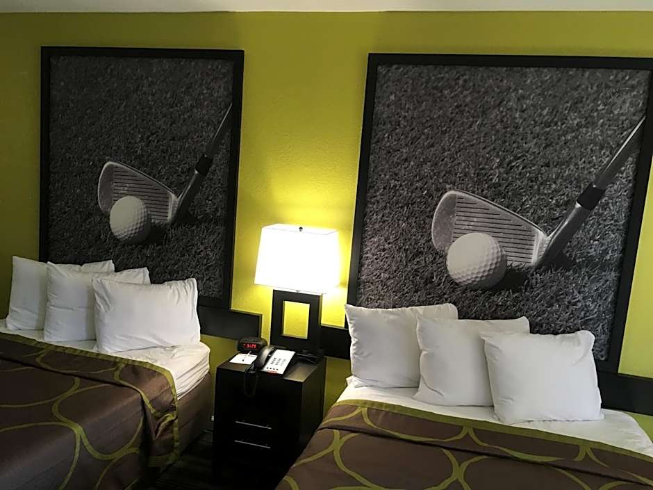 Super 8 by Wyndham Augusta