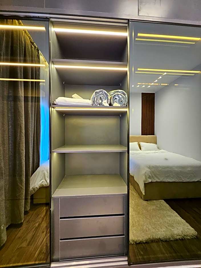 New Cairo's Poolside Oasis