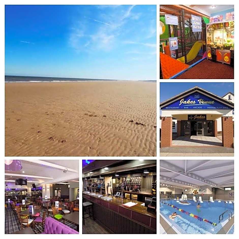 Luxury 2 bedroom caravan with large decking Close to beach