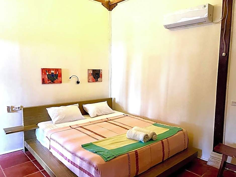 Arys Lagoon Bungalow & Hotel