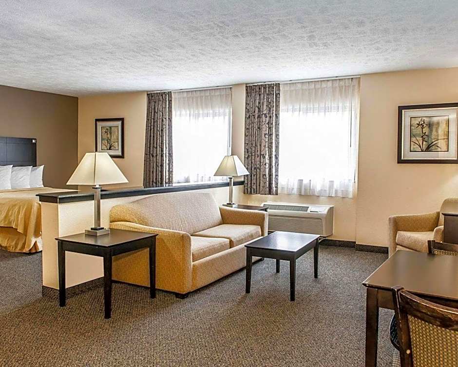 Quality Inn & Suites Mattoon South