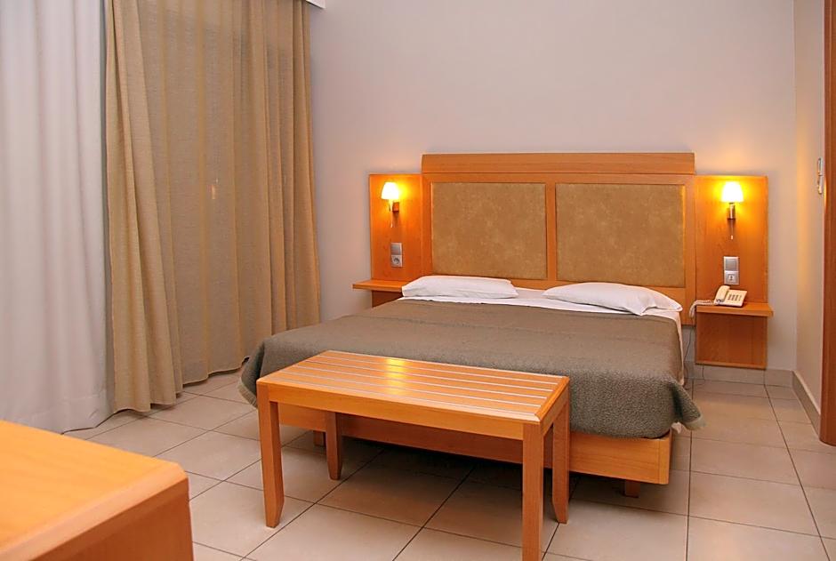 Saint Constantine Hotel