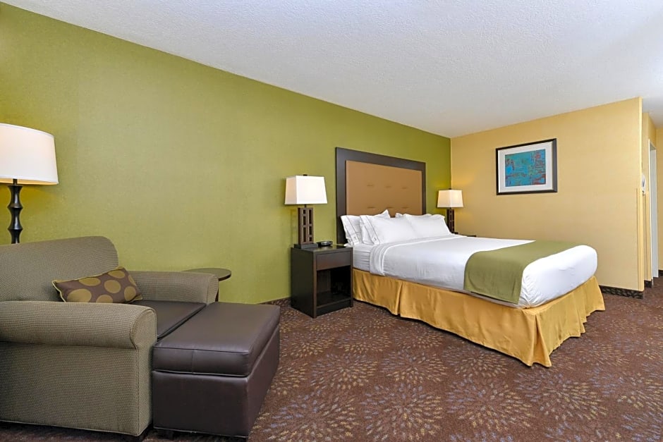 Holiday Inn Express Hotel & Suites Charlotte By IHG
