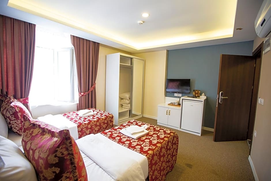 Royal Life Exclusive