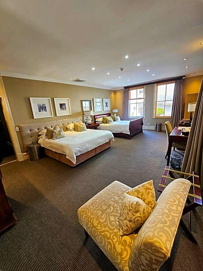Quarters Hotel