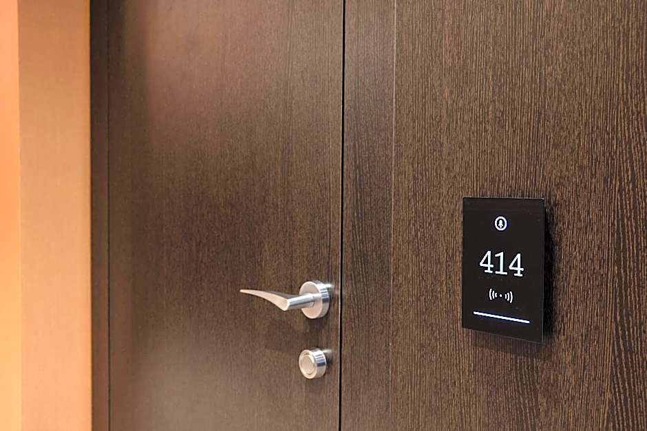 Cenica Porto Hotel, Curio Collection by Hilton