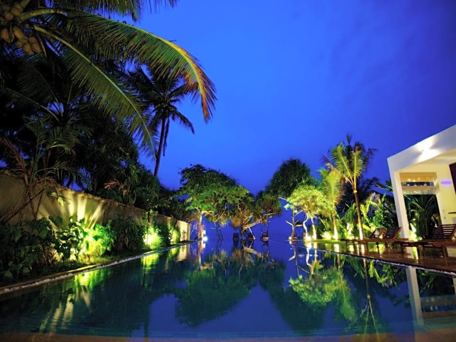 Roman Beach Hotel