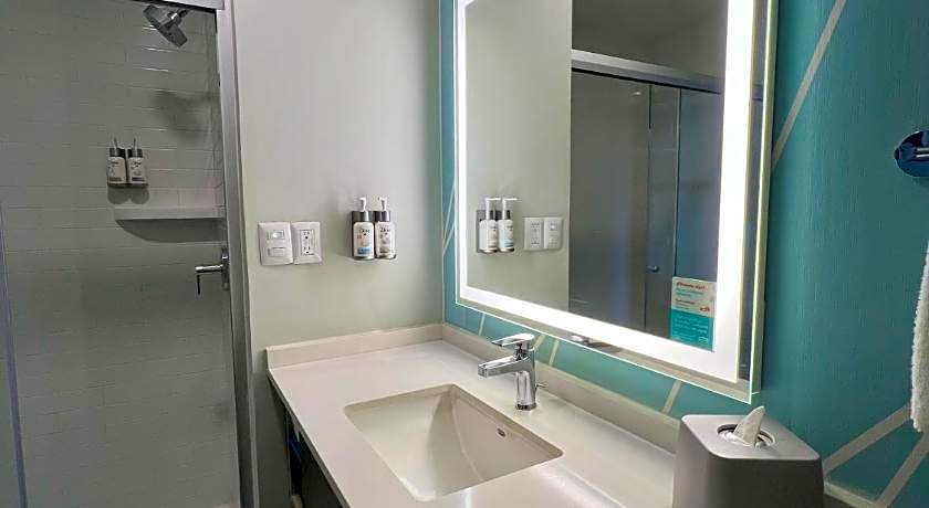 Avid Hotels Guadalajara Av Vallarta Pte By IHG