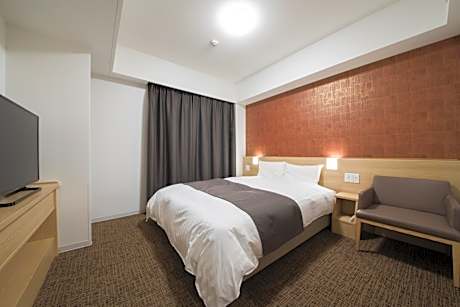 Queen Room for Single Use - Non-Smoking