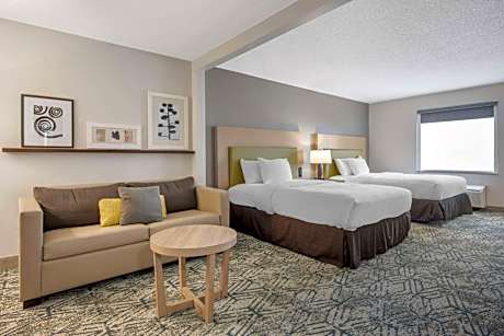 Queen Suite with Two Queen Beds and Sofa Bed - Non-Smoking