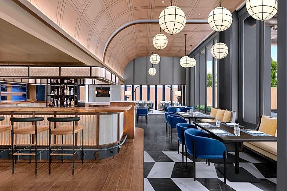 Madi Paidi Bangkok, Autograph Collection