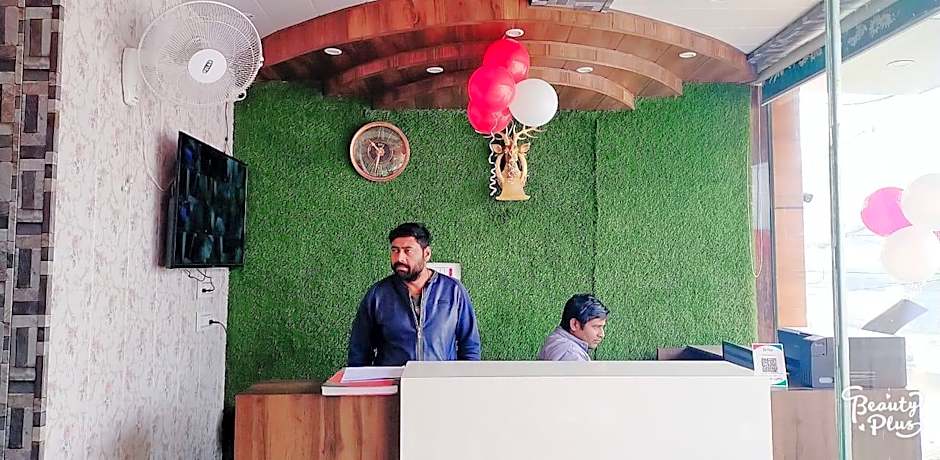 Hotel Chandra Inn by OYO Rooms – Varanasi, VA