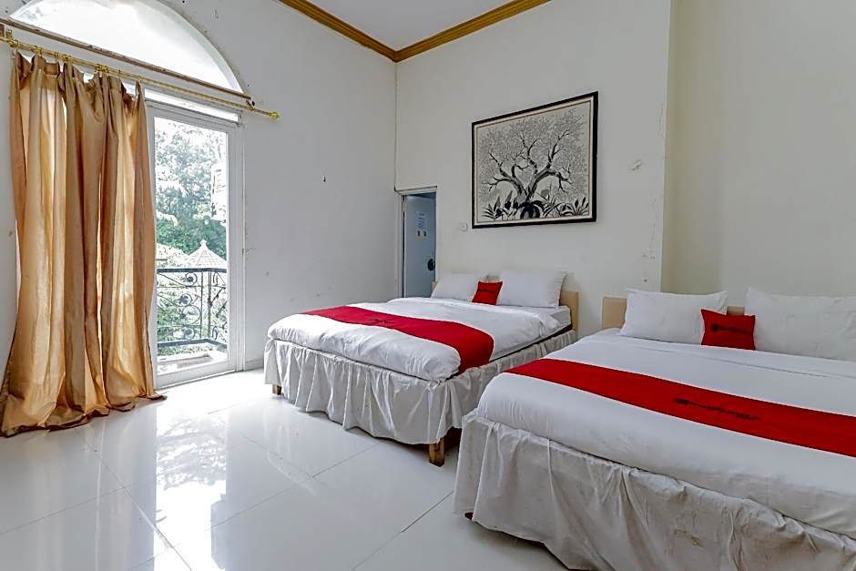 RedDoorz @ Villa Puncak Tidar
