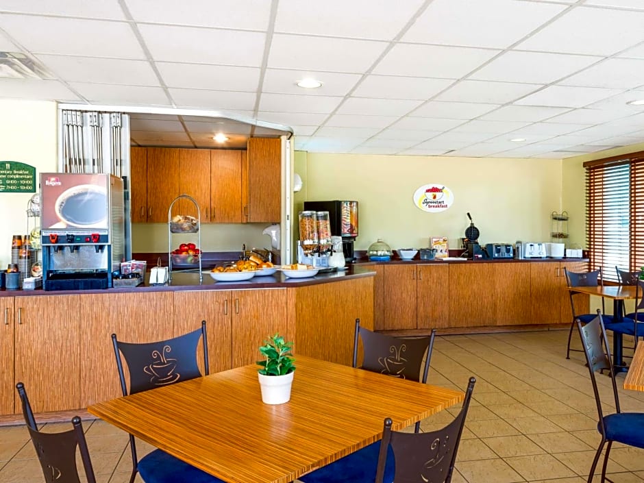 Super 8 by Wyndham Midland