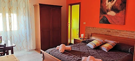 Stanze sul Mare B&B and Apartment