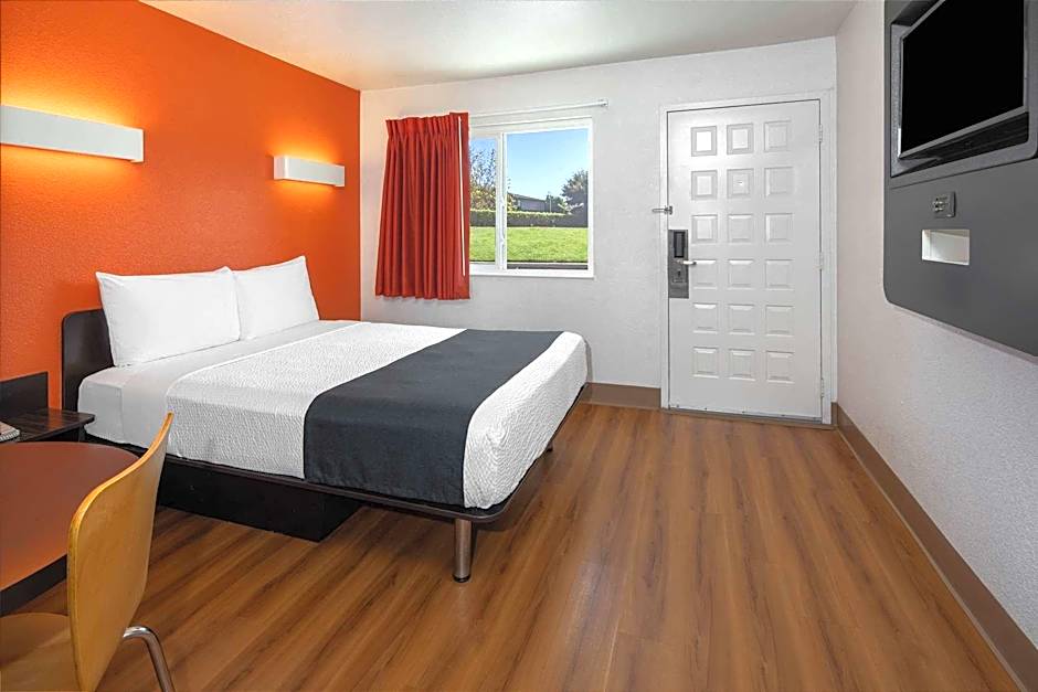 Studio 6 Suites Carpinteria, CA Santa Barbara South