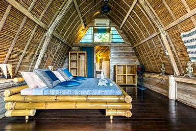 milo's home bungalow