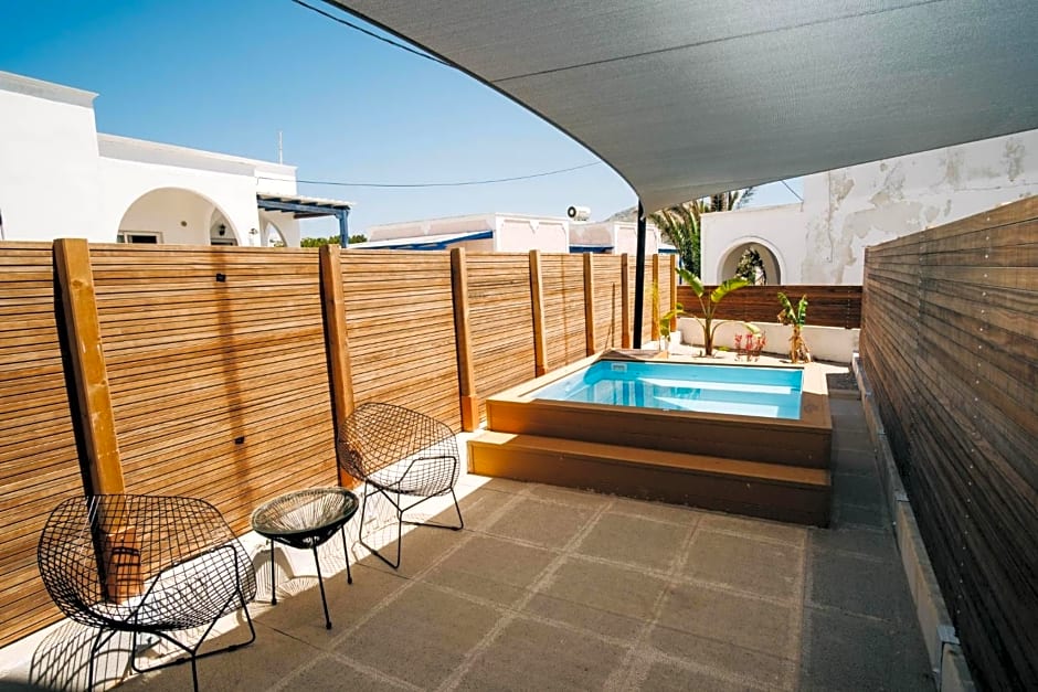 Mesanto Luxury Suites